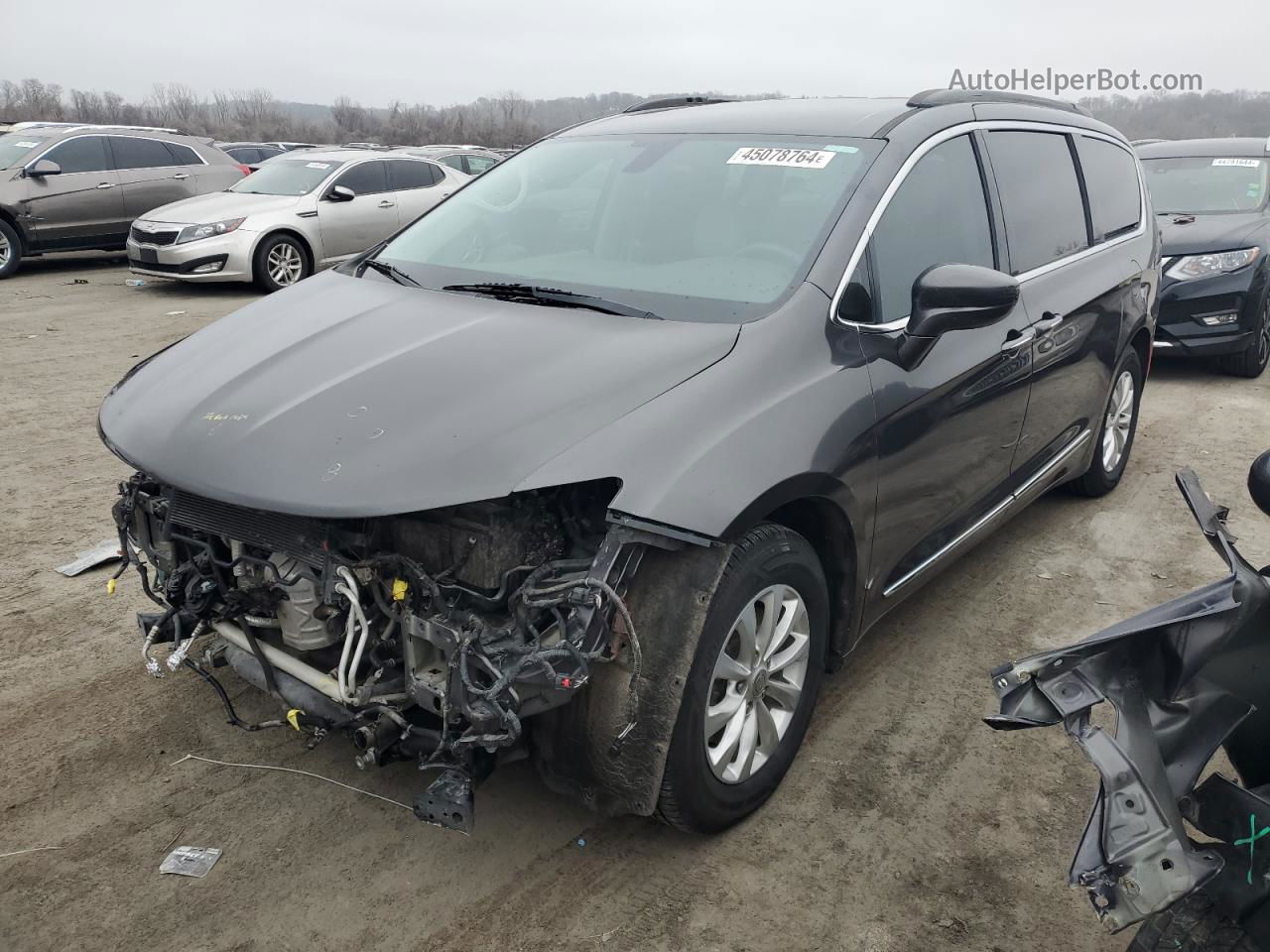 2017 Chrysler Pacifica Touring L Black vin: 2C4RC1BG8HR688488