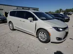 2017 Chrysler Pacifica Touring L Beige vin: 2C4RC1BG8HR795654