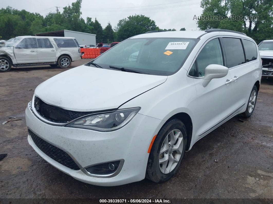 2017 Chrysler Pacifica Touring-l White vin: 2C4RC1BG8HR831732