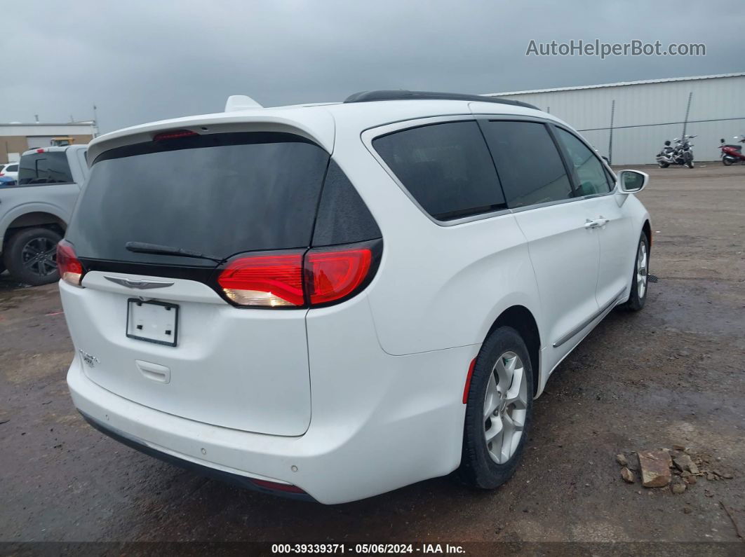 2017 Chrysler Pacifica Touring-l White vin: 2C4RC1BG8HR831732