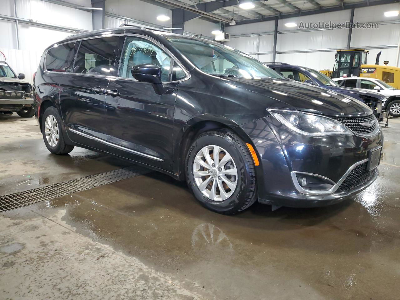 2017 Chrysler Pacifica Touring L Черный vin: 2C4RC1BG9HR620944