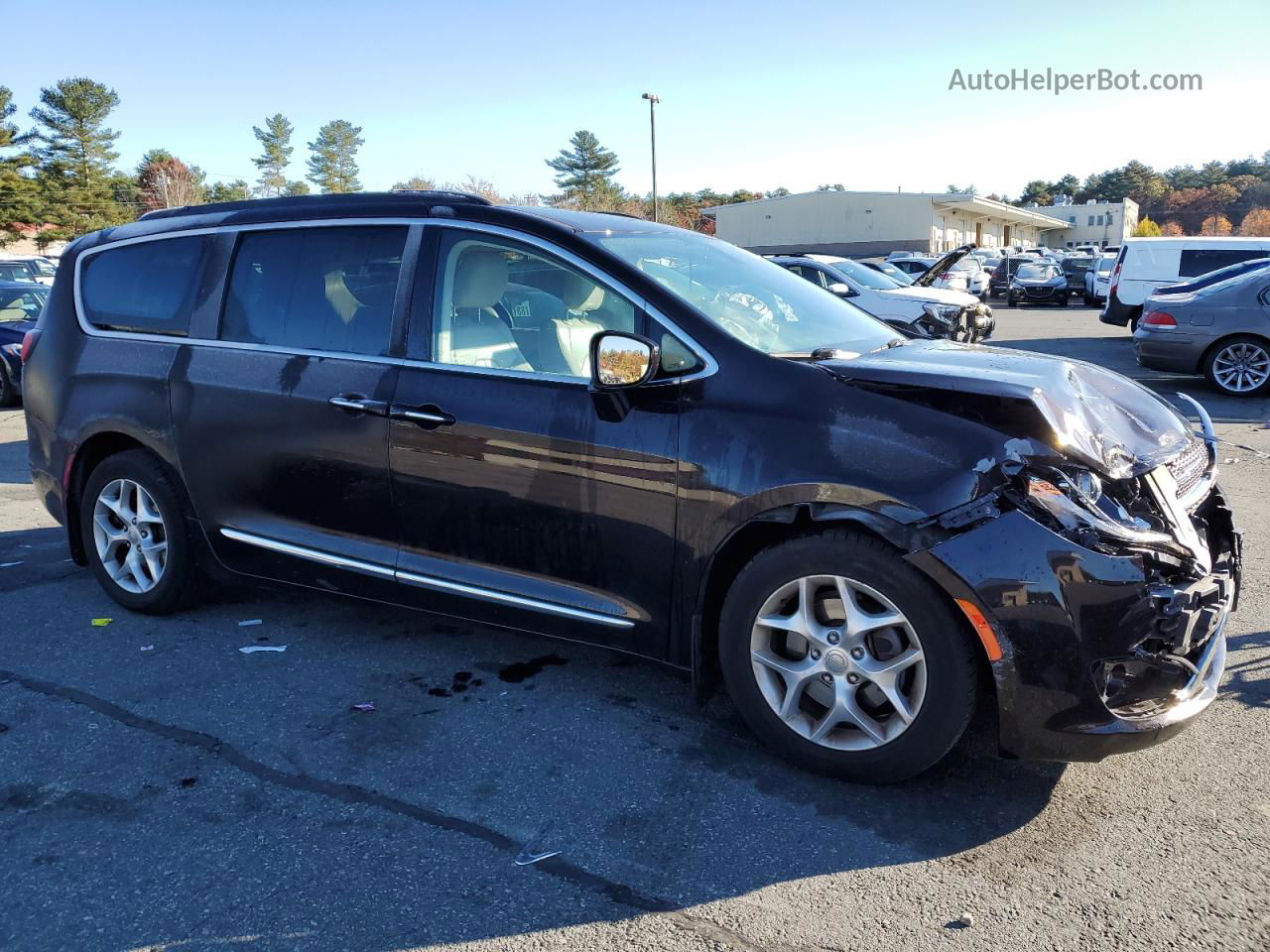 2017 Chrysler Pacifica Touring L Brown vin: 2C4RC1BG9HR648324