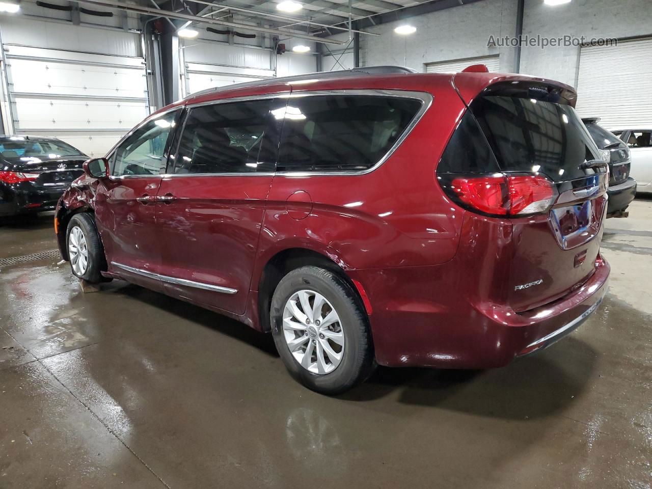 2017 Chrysler Pacifica Touring L Red vin: 2C4RC1BG9HR665785