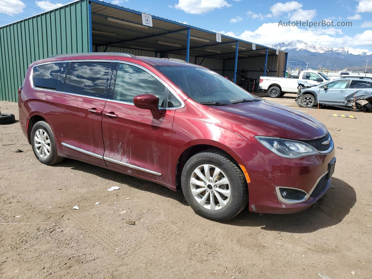 2017 Chrysler Pacifica Touring L Red vin: 2C4RC1BG9HR702821