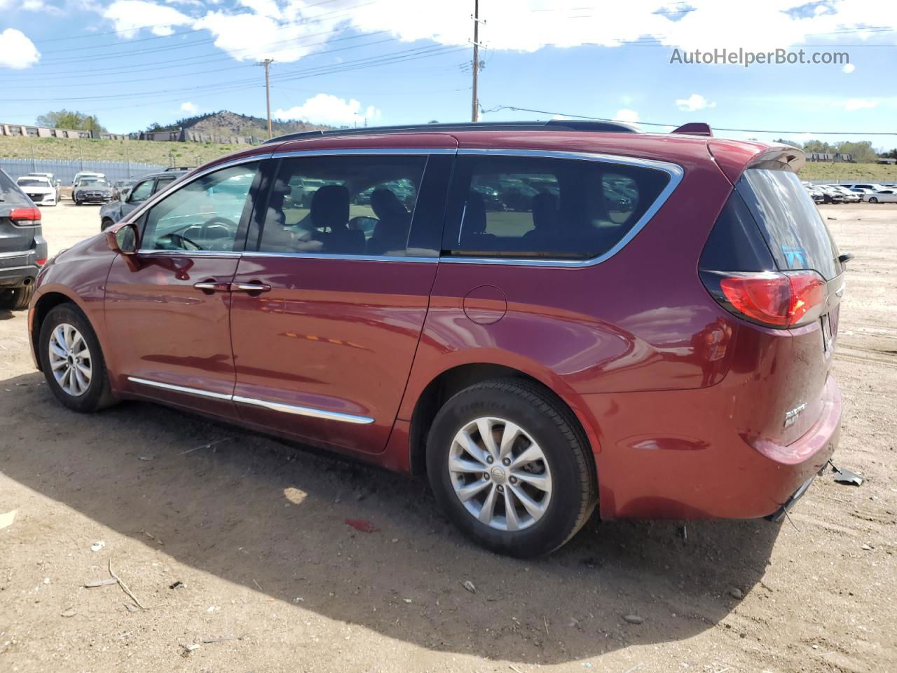 2017 Chrysler Pacifica Touring L Red vin: 2C4RC1BG9HR702821