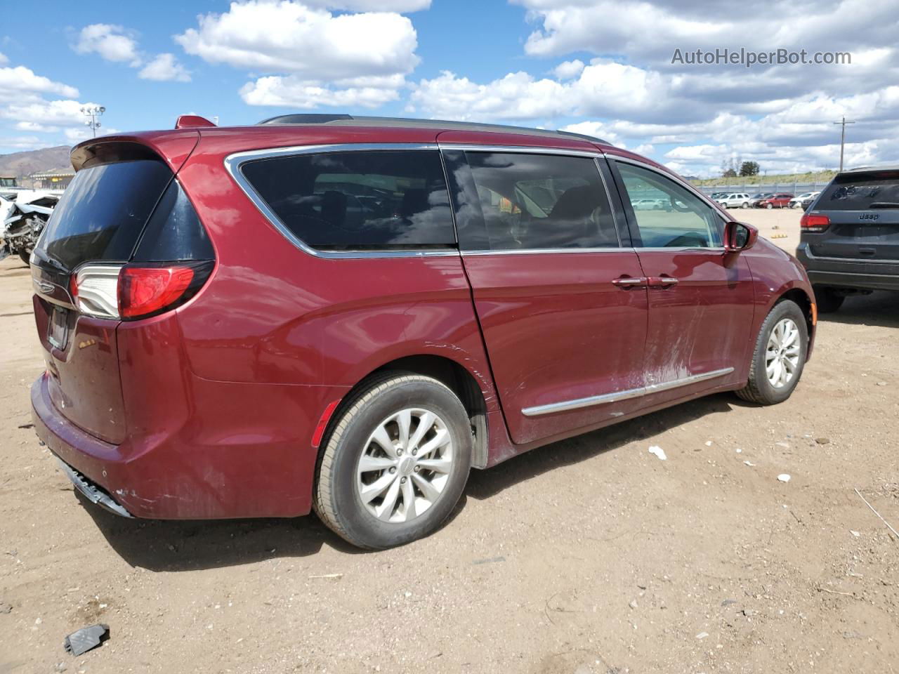 2017 Chrysler Pacifica Touring L Red vin: 2C4RC1BG9HR702821