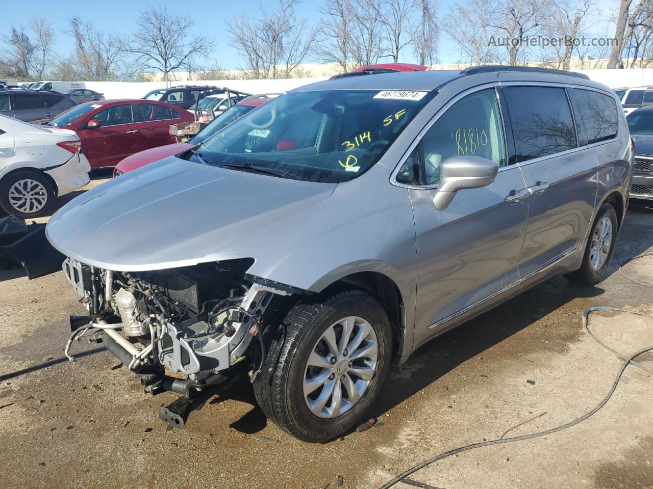 2017 Chrysler Pacifica Touring L Silver vin: 2C4RC1BG9HR786087