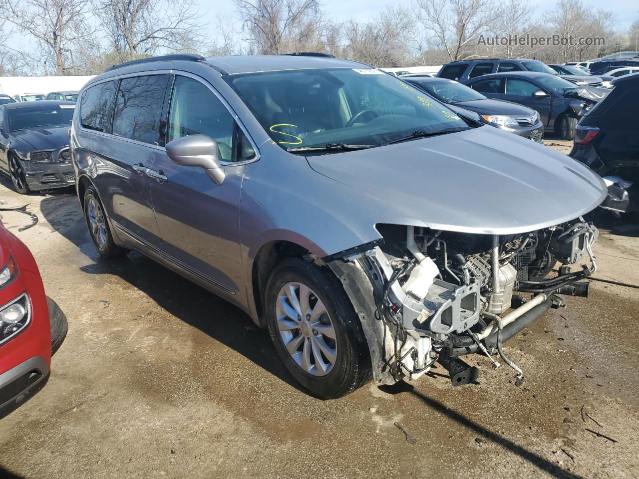 2017 Chrysler Pacifica Touring L Silver vin: 2C4RC1BG9HR786087