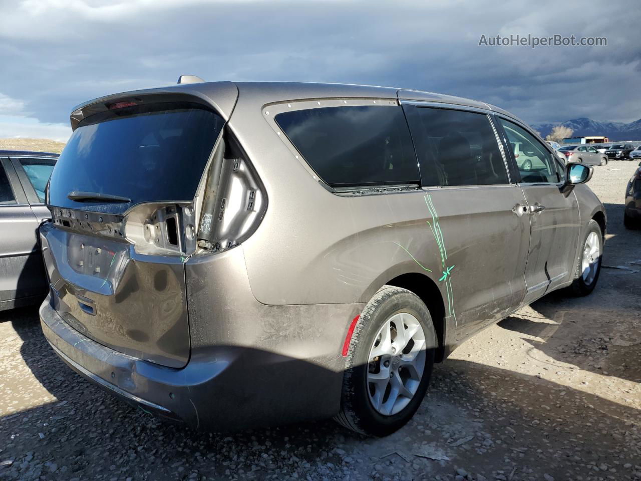 2017 Chrysler Pacifica Touring L Tan vin: 2C4RC1BG9HR809819