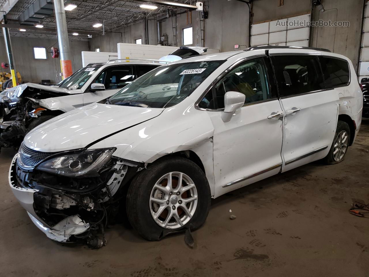 2020 Chrysler Pacifica Touring L White vin: 2C4RC1BG9LR279585