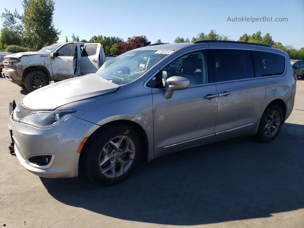 2017 Chrysler Pacifica Touring L Gray vin: 2C4RC1BGXHR538253