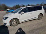 2017 Chrysler Pacifica Touring L White vin: 2C4RC1BGXHR670445