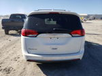 2017 Chrysler Pacifica Touring L White vin: 2C4RC1BGXHR670445