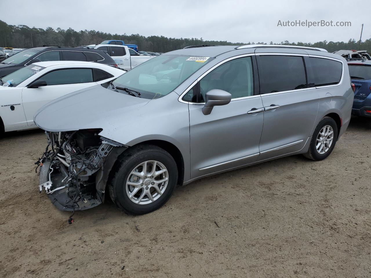 2020 Chrysler Pacifica Touring L Silver vin: 2C4RC1BGXLR283855