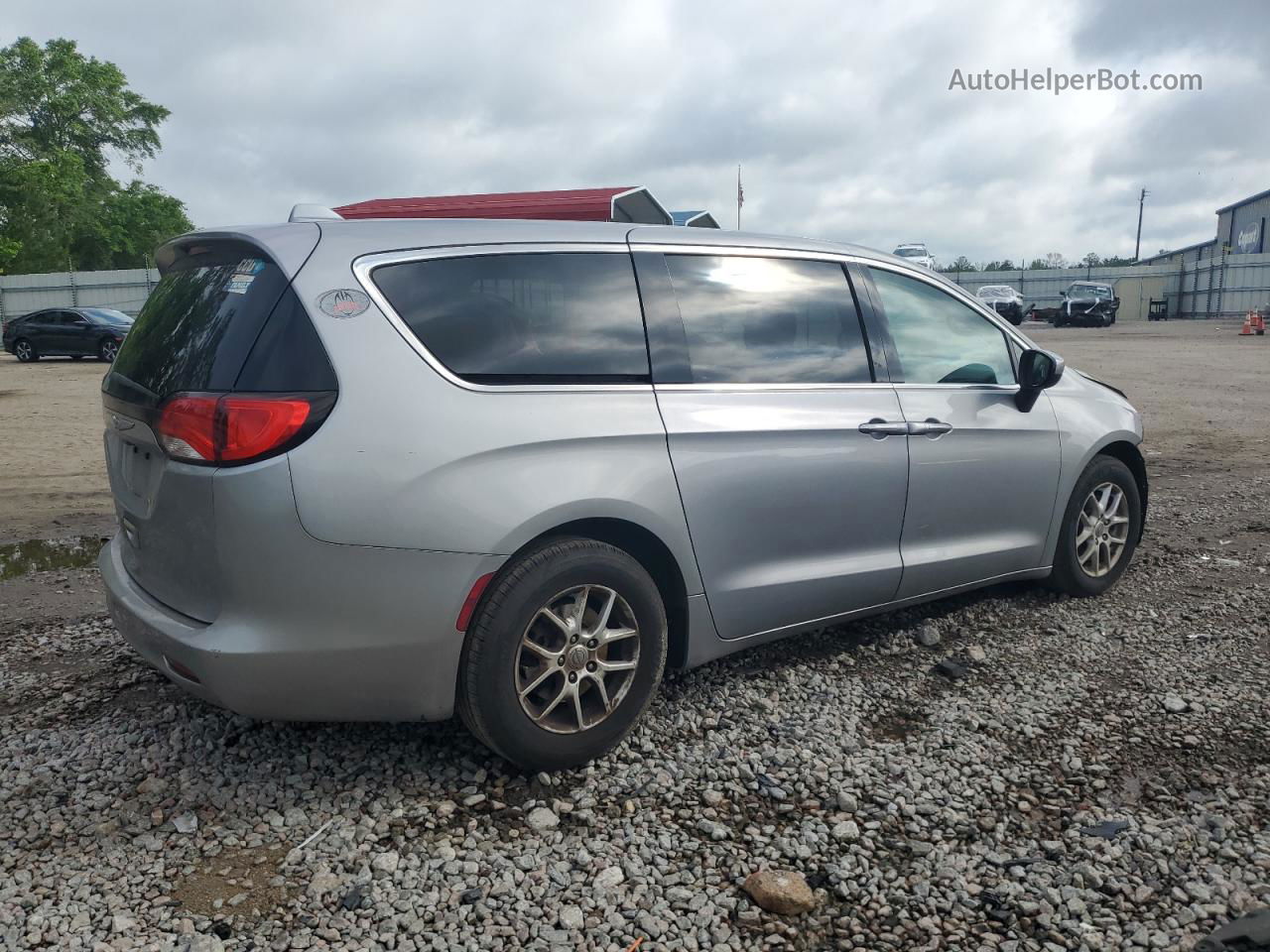 2017 Chrysler Pacifica Lx Silver vin: 2C4RC1CG0HR628736