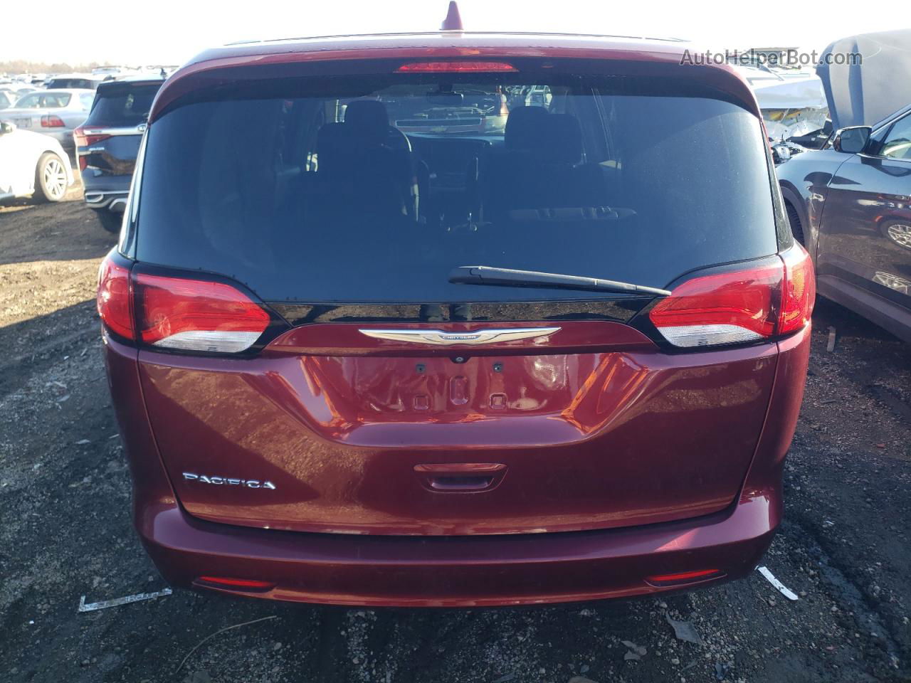 2017 Chrysler Pacifica Lx Red vin: 2C4RC1CG3HR522247