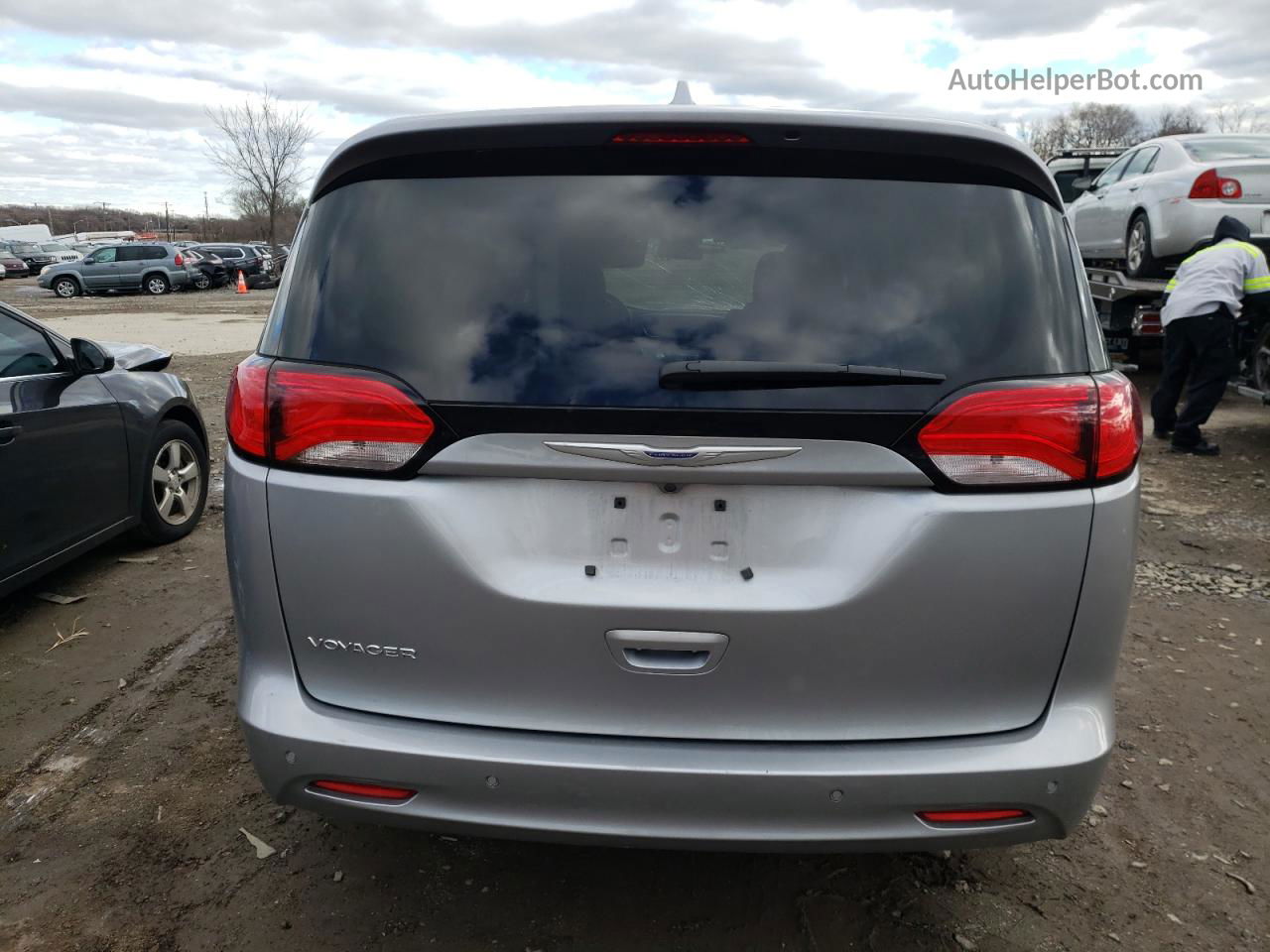 2020 Chrysler Voyager Lx Серебряный vin: 2C4RC1CG8LR187592