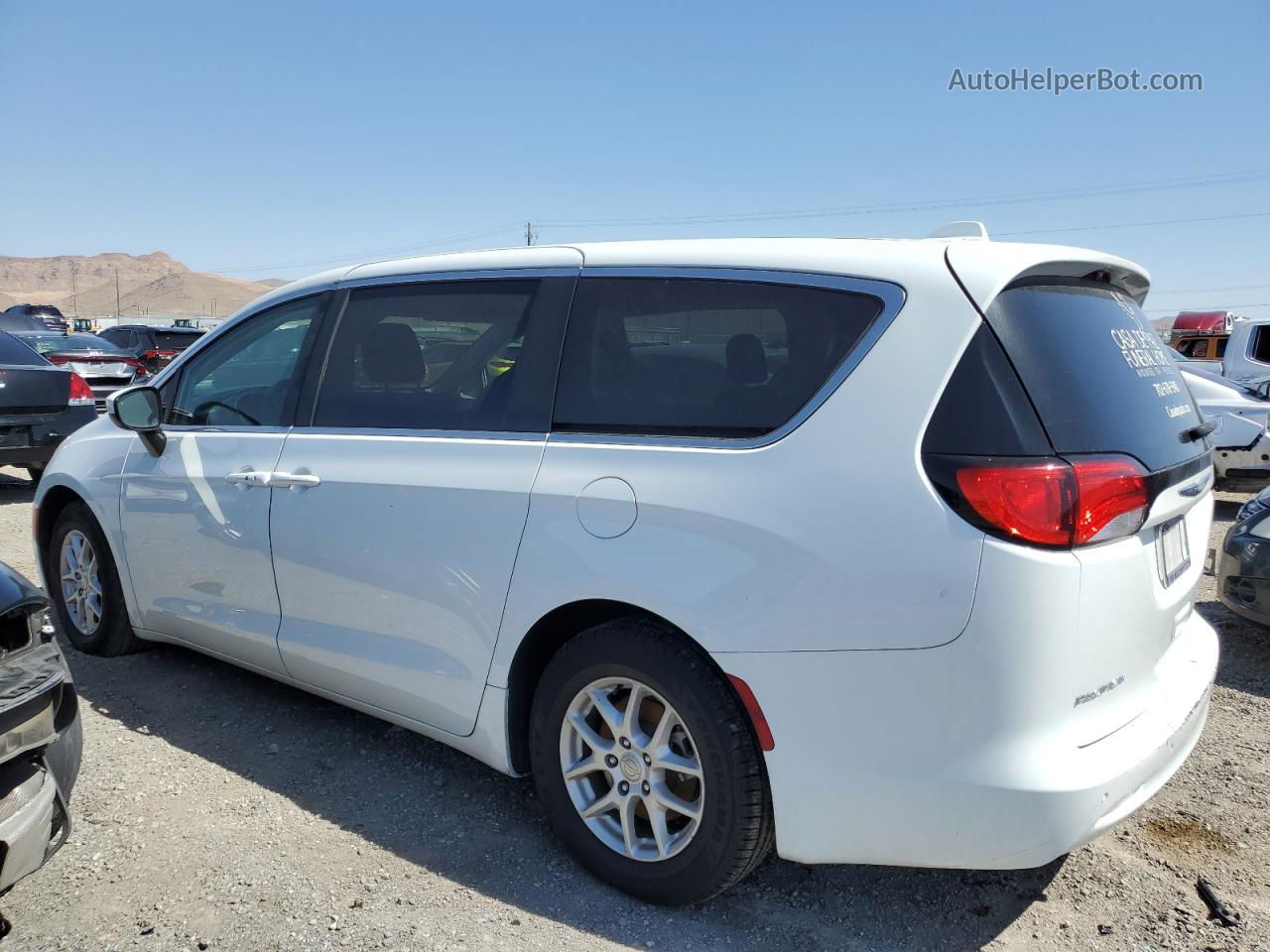 2017 Chrysler Pacifica Lx White vin: 2C4RC1CGXHR837286