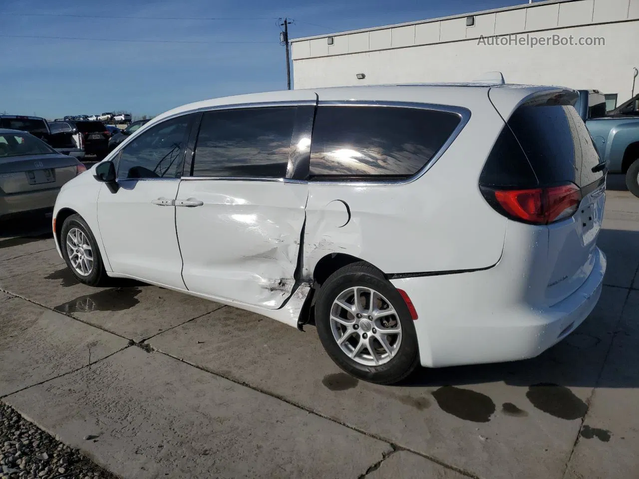 2017 Chrysler Pacifica Touring White vin: 2C4RC1DG1HR552703