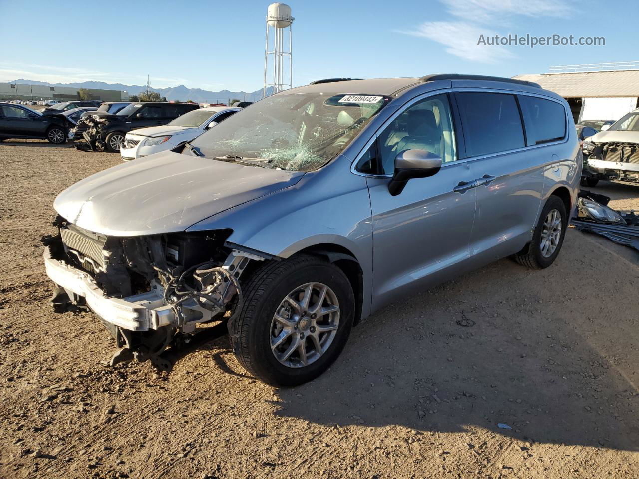 2020 Chrysler Voyager Lxi Серебряный vin: 2C4RC1DG2LR156630