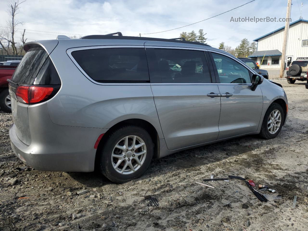 2020 Chrysler Voyager Lxi Silver vin: 2C4RC1DG3LR144387