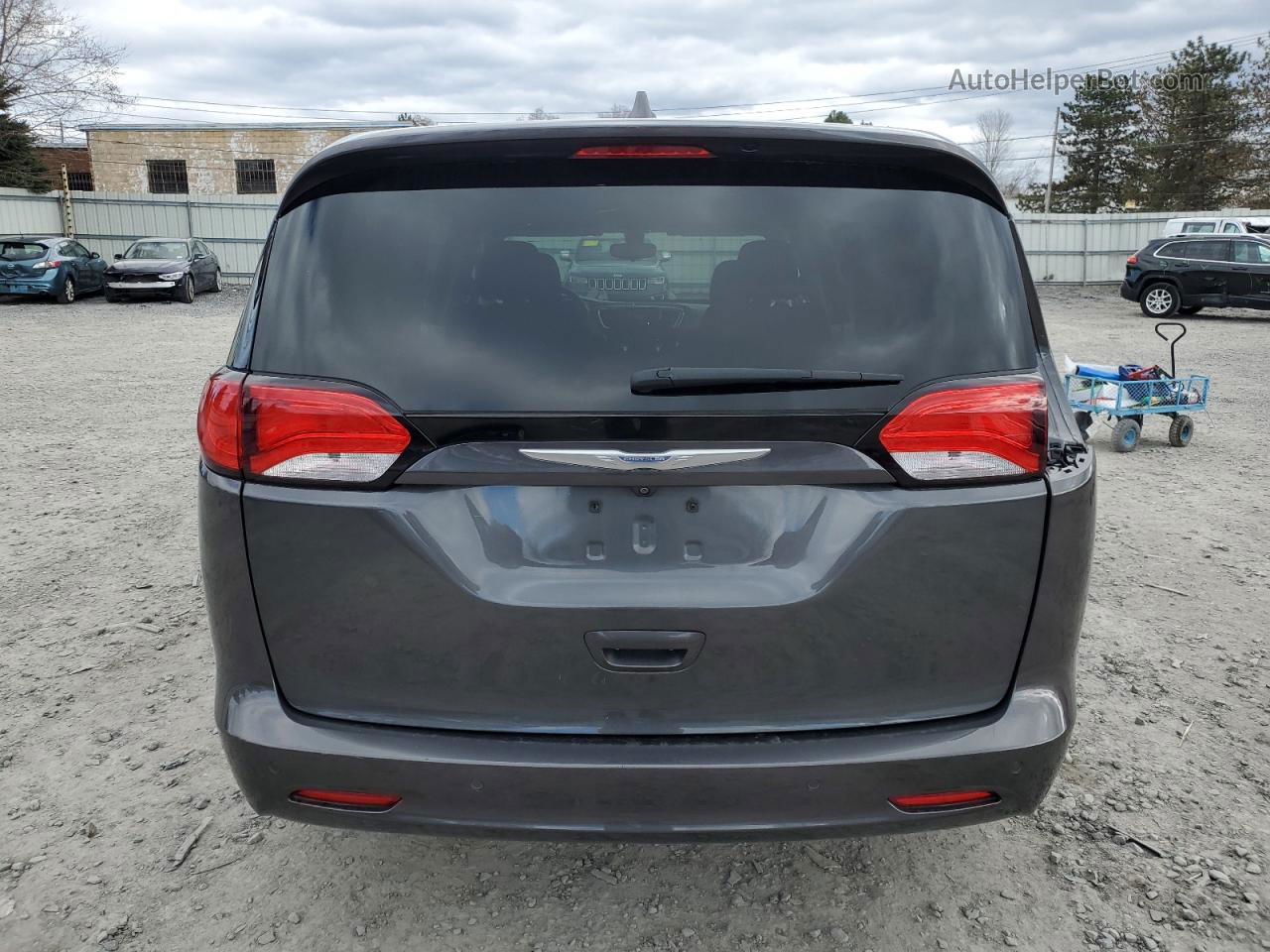 2017 Chrysler Pacifica Touring Gray vin: 2C4RC1DG4HR502703