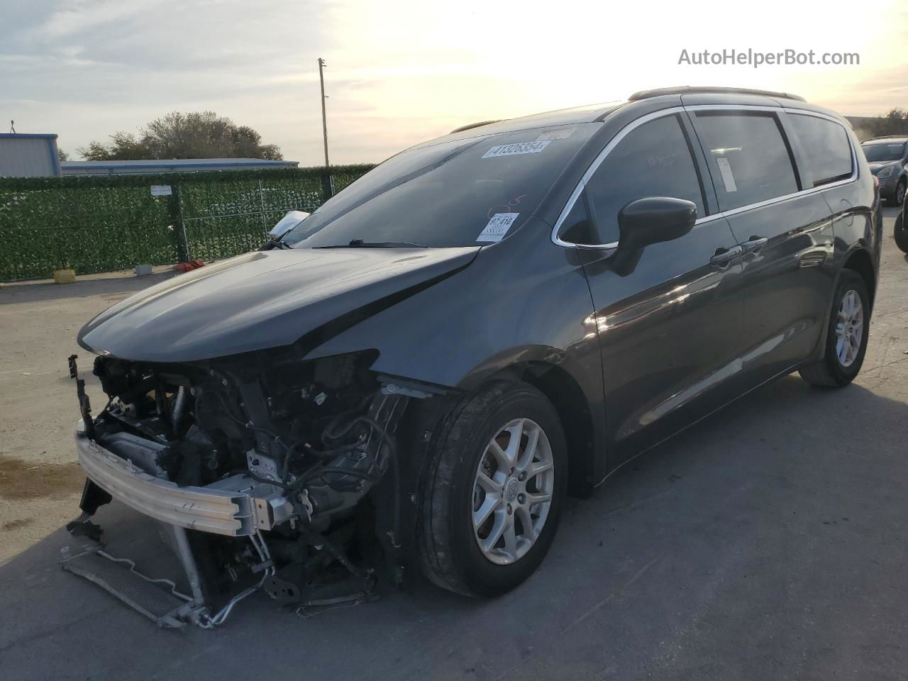 2020 Chrysler Voyager Lxi Gray vin: 2C4RC1DG4LR157035