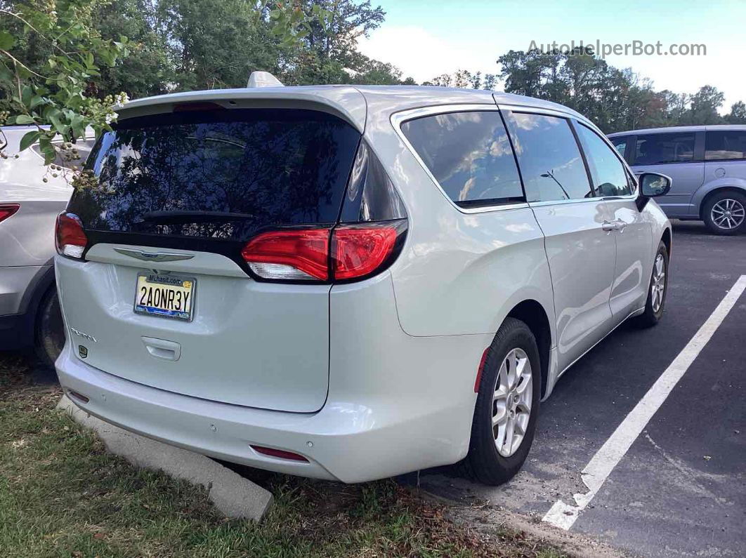 2017 Chrysler Pacifica Touring vin: 2C4RC1DG5HR764942