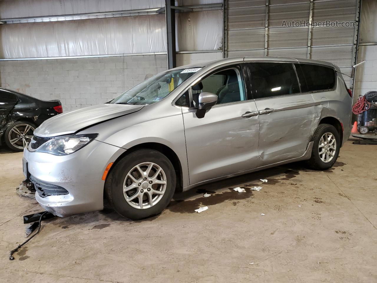 2017 Chrysler Pacifica Touring Silver vin: 2C4RC1DG9HR703030