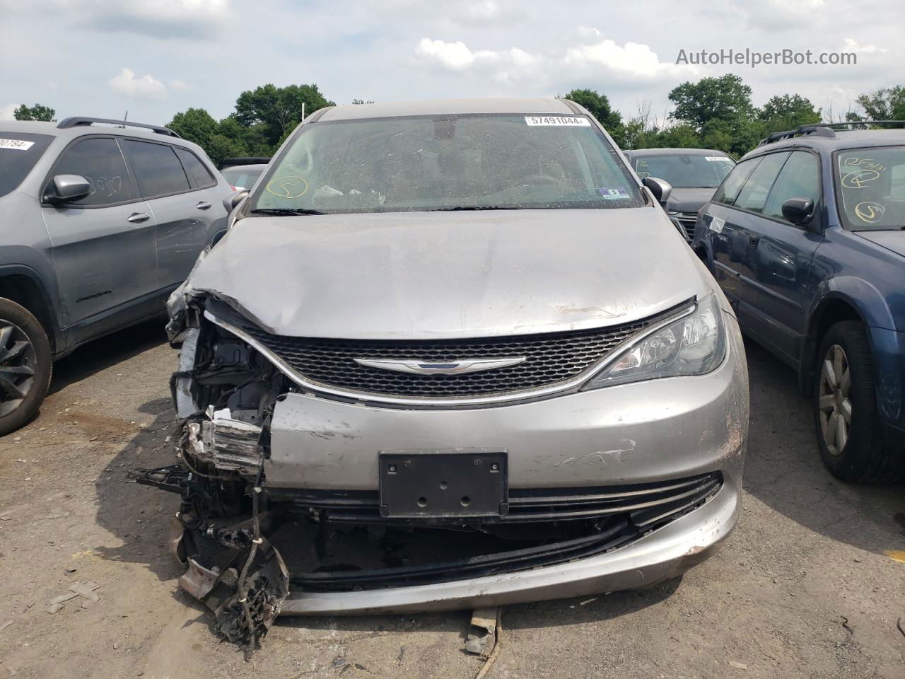 2017 Chrysler Pacifica Touring Silver vin: 2C4RC1DG9HR703030