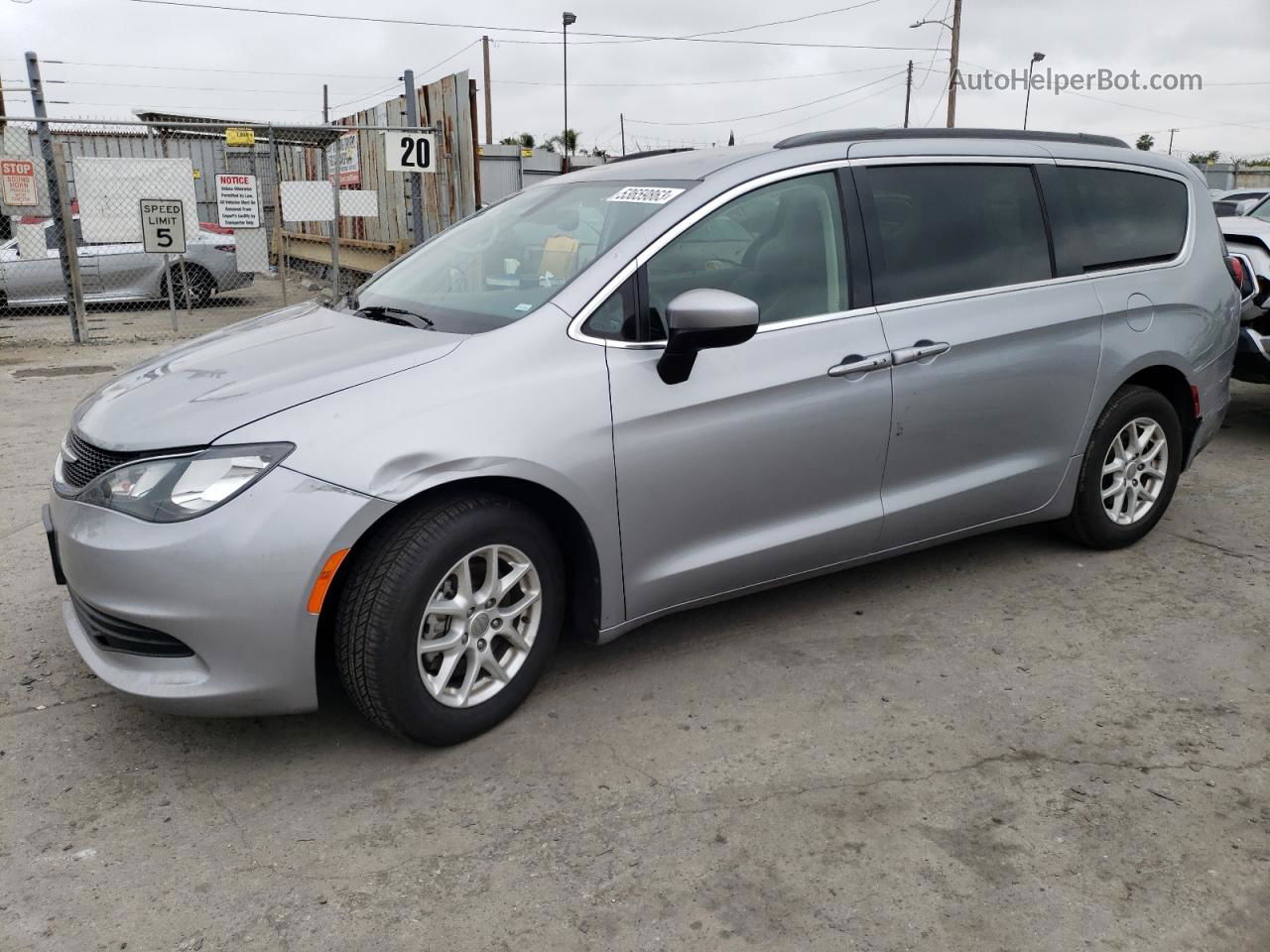 2020 Chrysler Voyager Lxi Silver vin: 2C4RC1DG9LR164501