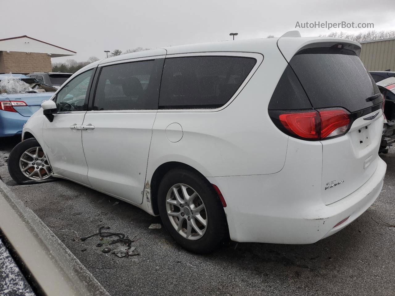 2017 Chrysler Pacifica Touring White vin: 2C4RC1DGXHR663766