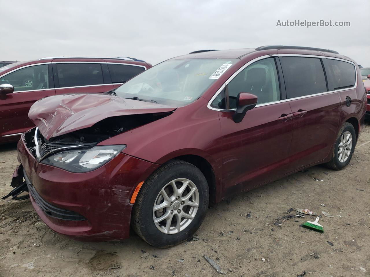 2020 Chrysler Voyager Lxi Темно-бордовый vin: 2C4RC1DGXLR182389