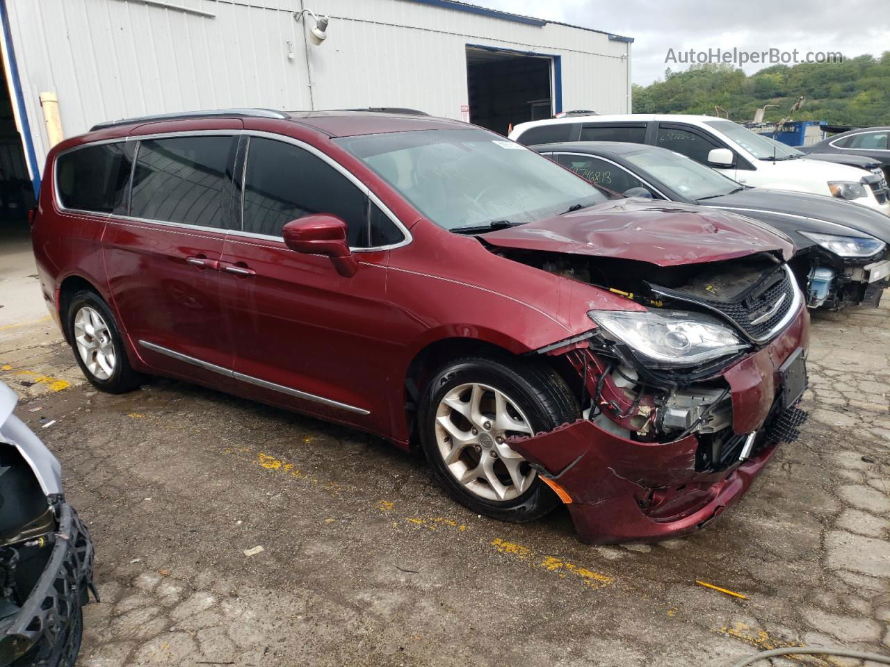 2017 Chrysler Pacifica Touring L Plus Burgundy vin: 2C4RC1EG0HR780125