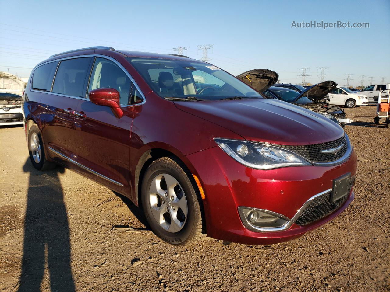 2017 Chrysler Pacifica Touring L Plus Red vin: 2C4RC1EG1HR578653