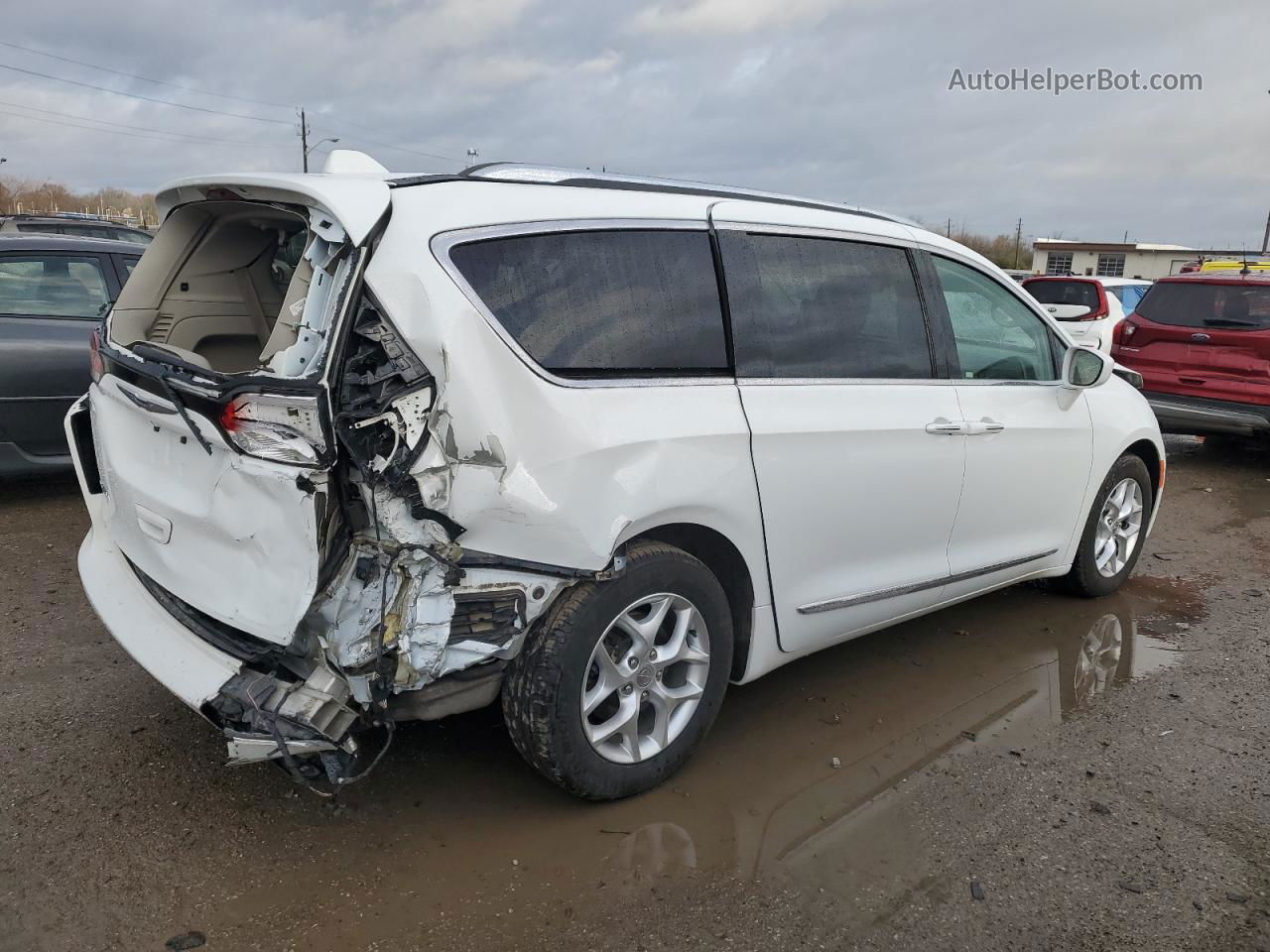 2017 Chrysler Pacifica Touring L Plus White vin: 2C4RC1EG1HR796754