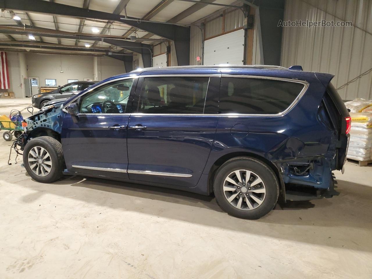 2020 Chrysler Pacifica Touring L Plus Blue vin: 2C4RC1EG2LR151037