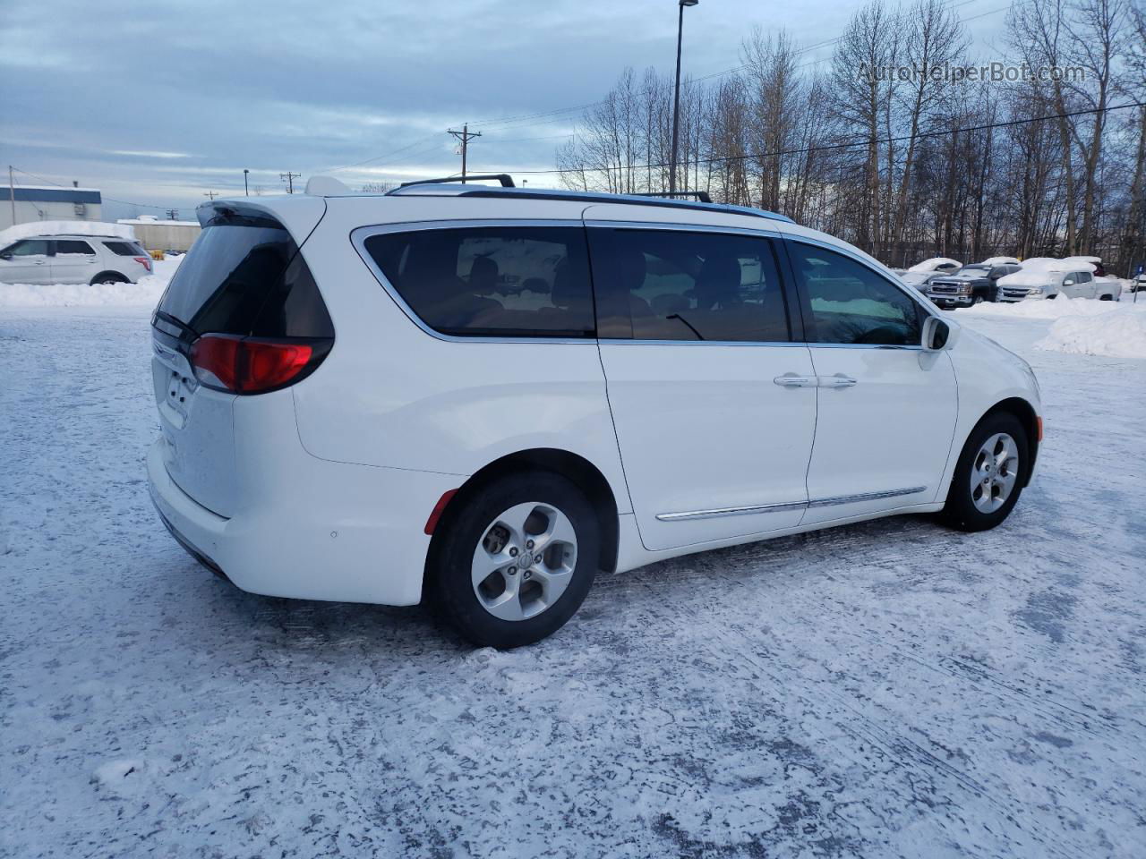 2017 Chrysler Pacifica Touring L Plus White vin: 2C4RC1EG3HR821928