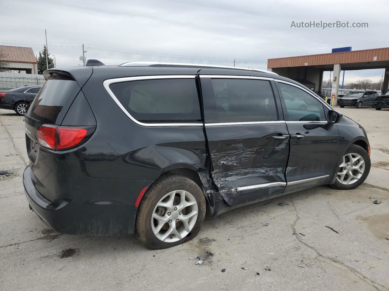 2017 Chrysler Pacifica Touring L Plus Black vin: 2C4RC1EG4HR752375