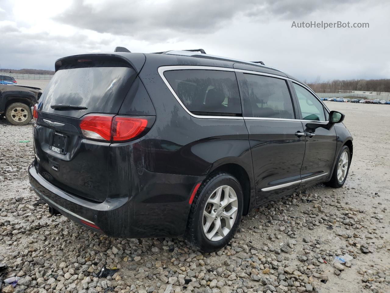 2017 Chrysler Pacifica Touring L Plus Black vin: 2C4RC1EG5HR577232