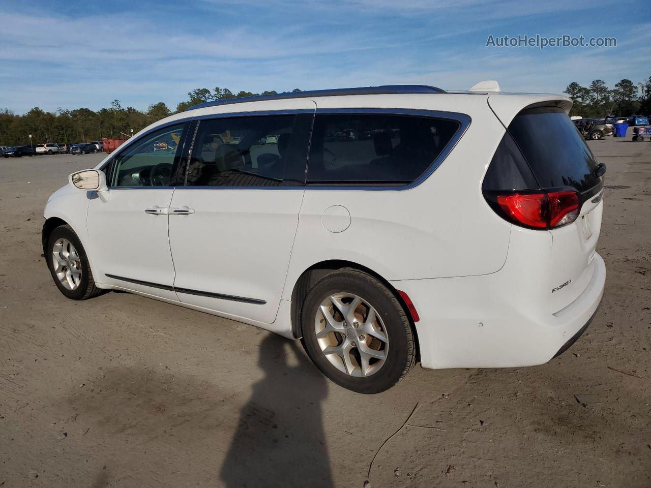 2017 Chrysler Pacifica Touring L Plus White vin: 2C4RC1EG5HR785692