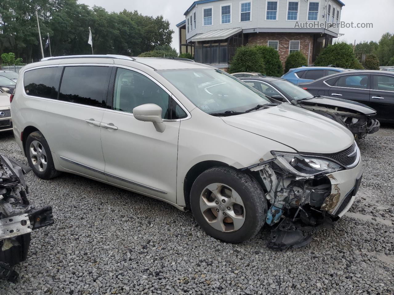 2017 Chrysler Pacifica Touring L Plus Белый vin: 2C4RC1EG6HR555952