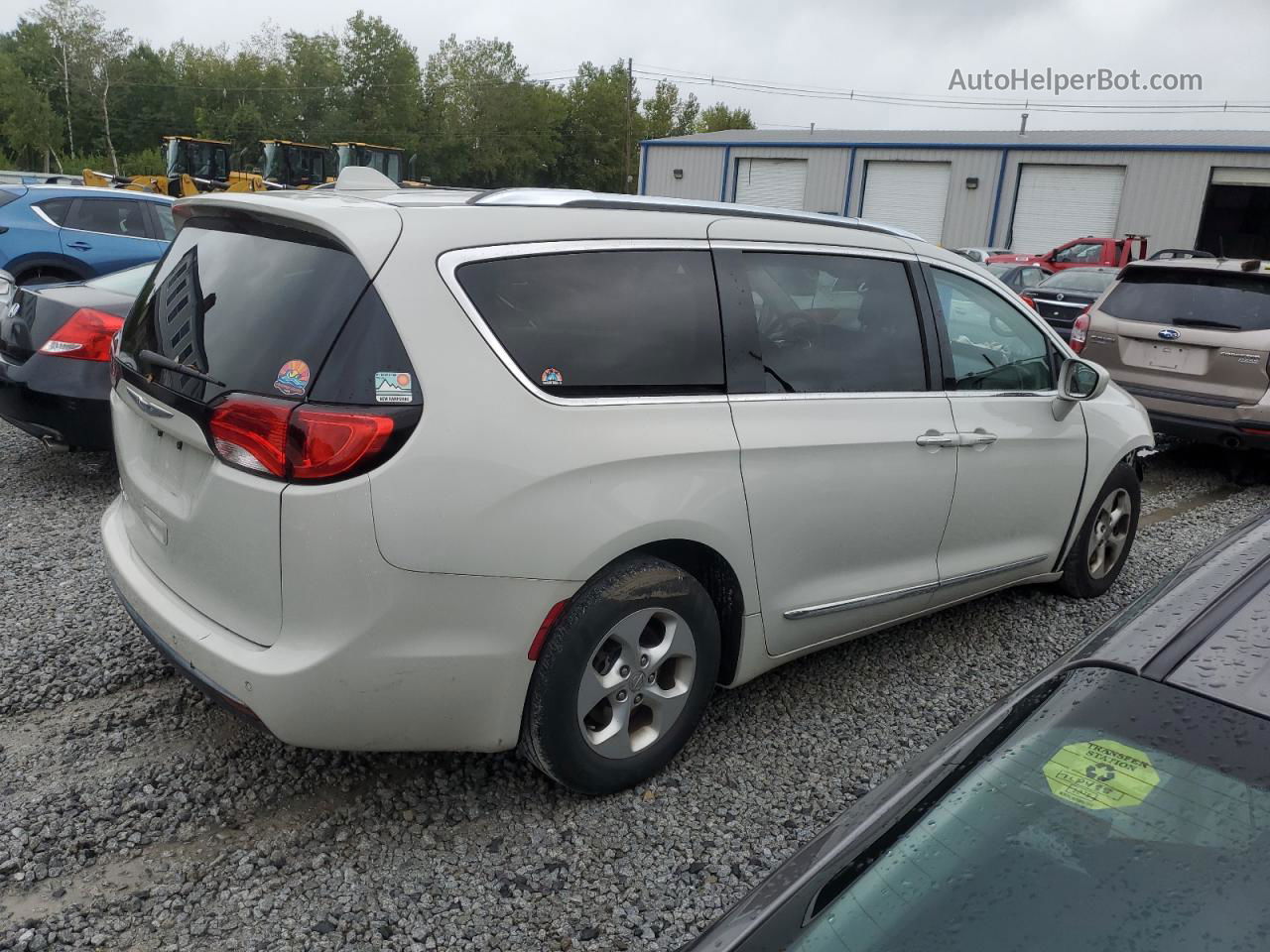 2017 Chrysler Pacifica Touring L Plus White vin: 2C4RC1EG6HR555952