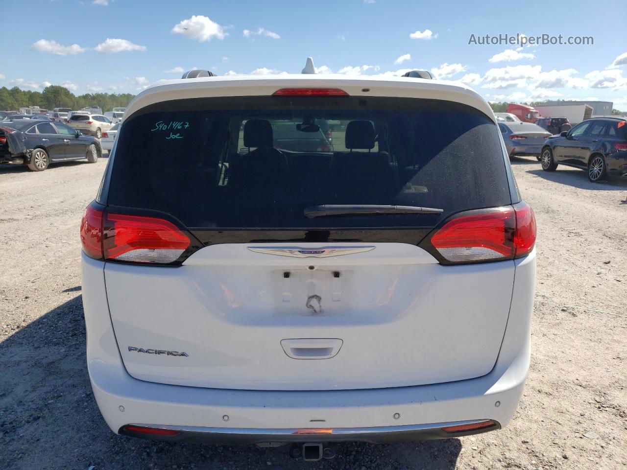 2017 Chrysler Pacifica Touring L Plus White vin: 2C4RC1EG6HR763829