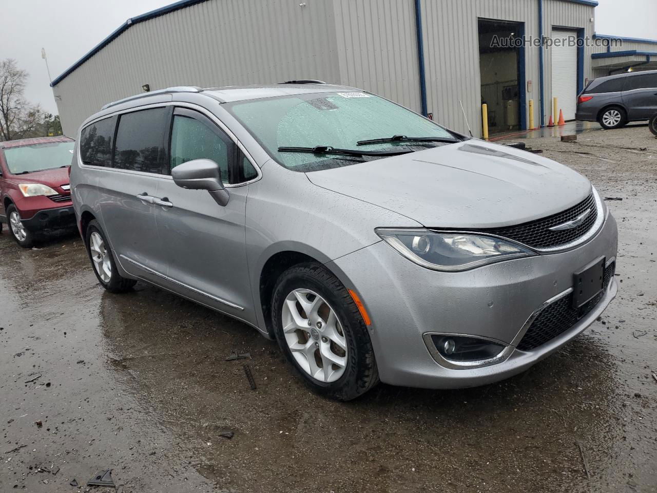 2017 Chrysler Pacifica Touring L Plus Silver vin: 2C4RC1EG7HR560240