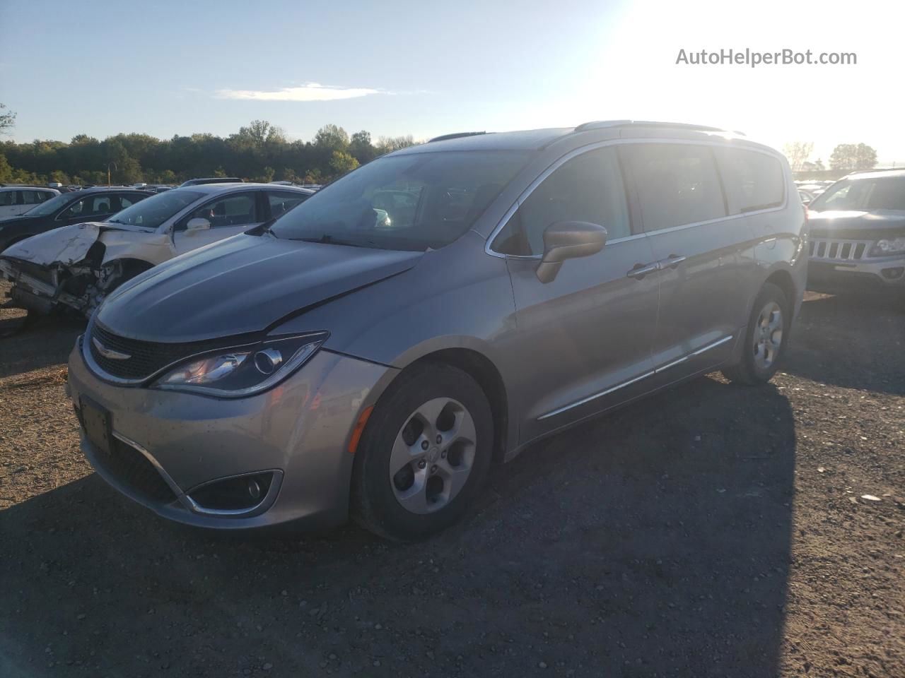 2017 Chrysler Pacifica Touring L Plus Silver vin: 2C4RC1EG7HR594212