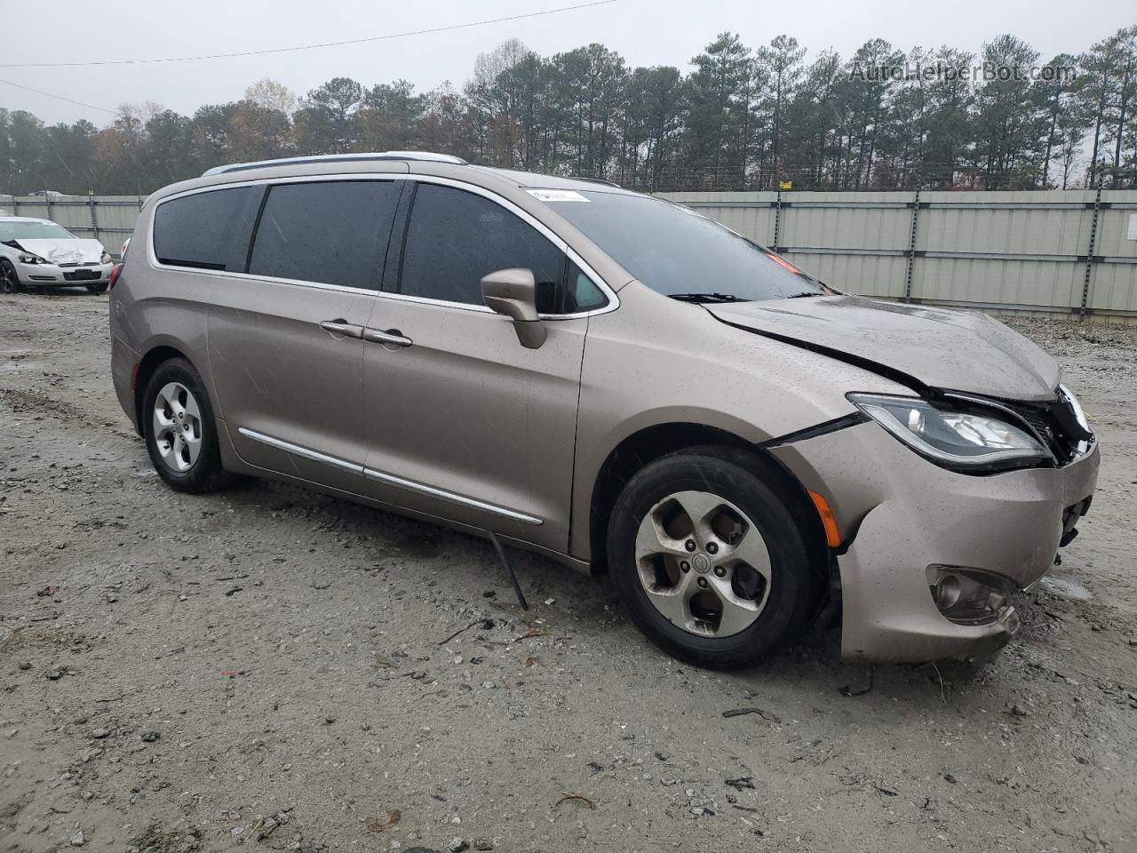 2017 Chrysler Pacifica Touring L Plus Tan vin: 2C4RC1EG7HR614295