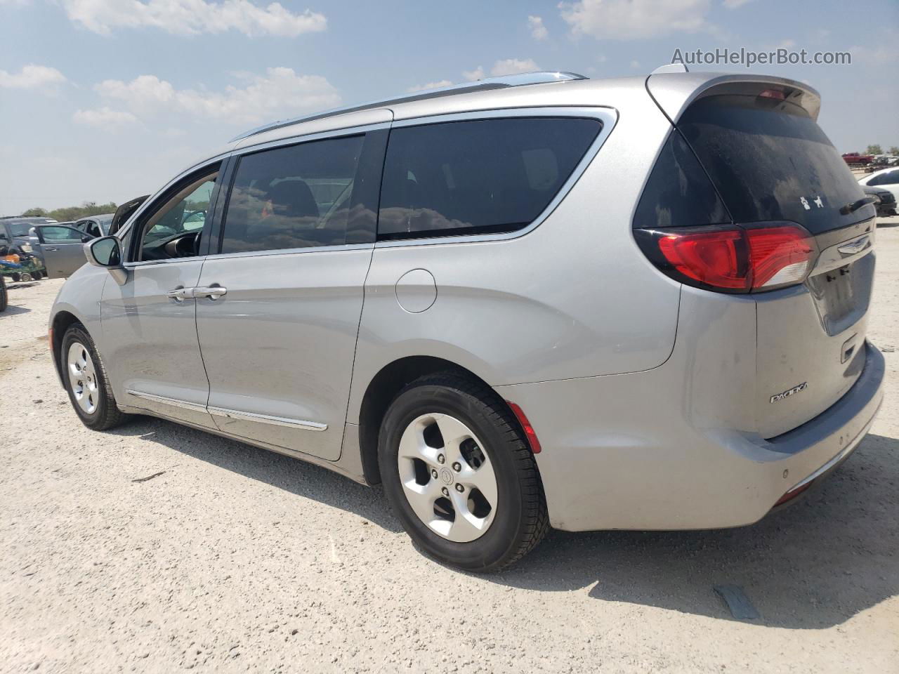 2017 Chrysler Pacifica Touring L Plus Silver vin: 2C4RC1EG7HR777836