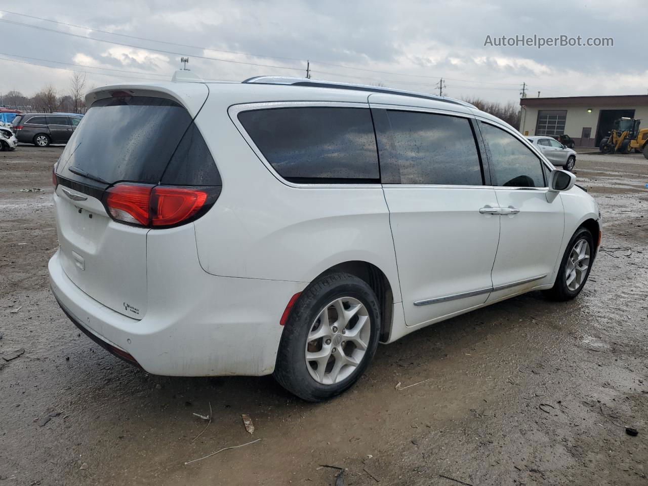 2017 Chrysler Pacifica Touring L Plus White vin: 2C4RC1EG8HR591903