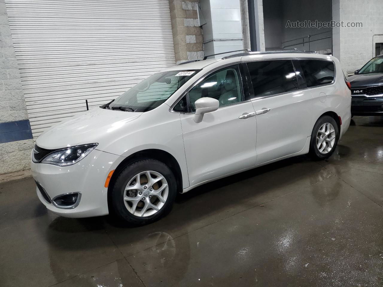 2017 Chrysler Pacifica Touring L Plus Beige vin: 2C4RC1EG8HR683786